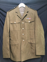 Lade das Bild in den Galerie-Viewer, Grade 1 Used British Army No.2 Dress Uniform Jacket - Size 37" Chest - The Militaria Shop