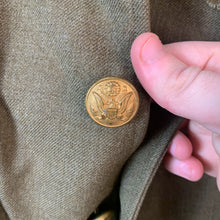 Lade das Bild in den Galerie-Viewer, Original WW2 US Army Class A Dress Jacket 1940 - Private Ryan Prop - 39 Regular - The Militaria Shop