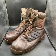 Lade das Bild in den Galerie-Viewer, British Army Surplus Brown Leather Bates Male Combat Patrol Boots - Size UK 9 W - The Militaria Shop