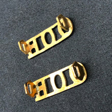 Load image into Gallery viewer, Original WW1/WW2 British Army Queen's Own Hussars Q.O.H Shoulder Title Set - The Militaria Shop