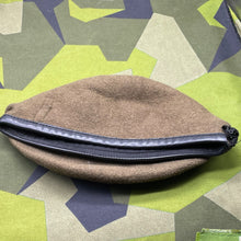 Load image into Gallery viewer, Original British Army Guards Divisions Beret - Size 55cm - The Militaria Shop