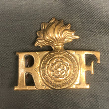Load image into Gallery viewer, Original WW1 British Army Royal London Fusiliers Regiment Brass Shoulder Title - The Militaria Shop