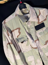 Charger l'image dans la galerie, Gulf War US Army DCU Camouflaged Combat Field Coat/Jacket - Medium/Short - The Militaria Shop