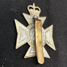 Charger l'image dans la galerie, Genuine Canadian Army Cap Badge - Brockville Rifles - The Militaria Shop