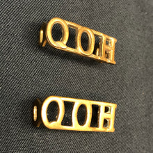 Load image into Gallery viewer, Original WW1/WW2 British Army Queen's Own Hussars Q.O.H Shoulder Title Set - The Militaria Shop