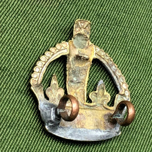 Lade das Bild in den Galerie-Viewer, Original WW1/WW2 British Army Rank Crown - The Militaria Shop