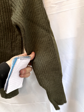 Lade das Bild in den Galerie-Viewer, Genuine British Army Commando Heavy Pull Over Jumper - Size 82cm Chest - The Militaria Shop