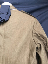 Lade das Bild in den Galerie-Viewer, British Army Grade 1 No.2 Dress Uniform Jacket - Fusiliers - Size 188/112/96 - The Militaria Shop