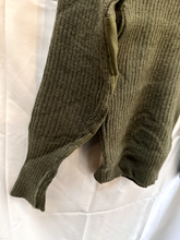 Lade das Bild in den Galerie-Viewer, Genuine British Army Commando Heavy Pull Over Jumper - Size 82cm Chest - The Militaria Shop