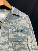 Charger l'image dans la galerie, US Air Force Issue ACU Digicam Digital Camouflage Ripstop Shirt - 34" Large - The Militaria Shop