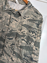 Charger l'image dans la galerie, Surplus US Air Force UCP Uniform Jacket 44R - The Militaria Shop