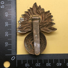 Lade das Bild in den Galerie-Viewer, Original British Army Cap Badge - Royal Fusiliers - The Militaria Shop