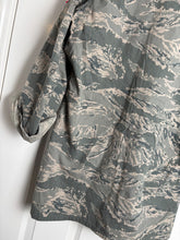 Charger l'image dans la galerie, Surplus US Air Force UCP Uniform Jacket 42 Long - The Militaria Shop