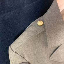 Lade das Bild in den Galerie-Viewer, Original WW2 US Army Class A Dress Jacket 1940 - Private Ryan Prop - 36" Regular - The Militaria Shop