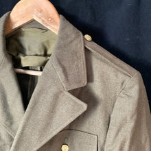 Lade das Bild in den Galerie-Viewer, Original WW2 US Army Class A Dress Jacket 1940 - Private Ryan Prop - 39" Long - The Militaria Shop