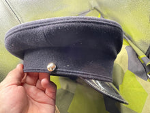 Lade das Bild in den Galerie-Viewer, Original British Army Signal Corps Cap - Size 56cm - The Militaria Shop