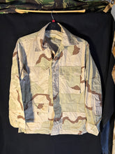 Load image into Gallery viewer, Gulf War US Army DCU Camouflaged Combat Field Coat/Jacket - Small/Short - The Militaria Shop