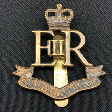 Charger l'image dans la galerie, Genuine British Army Military Provost Staff Corps Cap Badge - The Militaria Shop