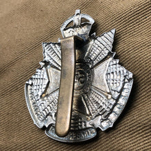 Load image into Gallery viewer, Original WW1 British Army 5th (Cumberland) Batallion Border Regiment Cap Badge - The Militaria Shop