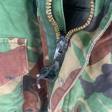 Charger l'image dans la galerie, Original British Army 68 Pattern DPM Camouflaged Smock - Size 1 - 36" Chest - The Militaria Shop