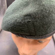 Lade das Bild in den Galerie-Viewer, Genuine British Army Forces Beret - Light Infantry - Size 54 - The Militaria Shop