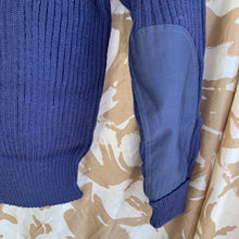 Lade das Bild in den Galerie-Viewer, Genuine British RAF Royal Navy Blue Wool V-Neck Pullover Jersey - 94cm Chest - The Militaria Shop