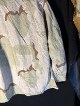 Lade das Bild in den Galerie-Viewer, Gulf War US Army DCU Camouflaged Combat Field Coat/Jacket - Large/Regular - The Militaria Shop