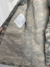 Charger l'image dans la galerie, Surplus US Army ACU Combat Uniform Jacket-Small Regular - The Militaria Shop