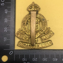 Lade das Bild in den Galerie-Viewer, Original WW2 British Army Royal Army Ordnance Corps RAOC Cap Badge - The Militaria Shop