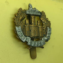 Load image into Gallery viewer, Original WW1/WW2 British Army The Essex Regiment Cap Badge - The Militaria Shop