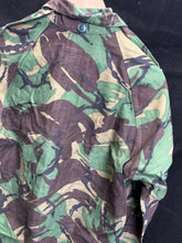 Lade das Bild in den Galerie-Viewer, Surplus British Army DPM Pattern Camouflaged Smock Windproof Cadet-160/84 - The Militaria Shop