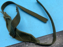 Load image into Gallery viewer, Original WW2 US Army Liner Neck Strap - The Militaria Shop