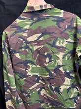 Charger l'image dans la galerie, Surplus British Army DPM Camouflaged Jacket Combat Lightweight-170/104 - The Militaria Shop