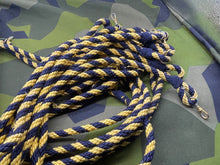 Lade das Bild in den Galerie-Viewer, Original British Army Whistle Lanyard with Clip - The Militaria Shop