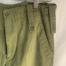 Lade das Bild in den Galerie-Viewer, Genuine British Army Surplus OD Green Lightweight Combat Trousers Size 75/76/92 - The Militaria Shop