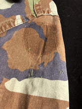 Load image into Gallery viewer, US Army Jacket Mens Woodland Camo Combat Military USA BDU Overshirt - 44" Chest - The Militaria Shop
