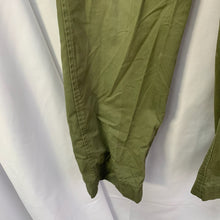 Charger l'image dans la galerie, Genuine British Army Surplus Lightweight Men's Trousers - Size 31" Waist - The Militaria Shop