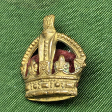 Load image into Gallery viewer, Original WW1/WW2 British Army Rank Crown - The Militaria Shop