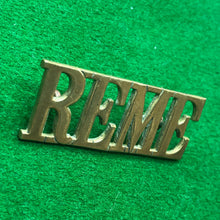 Load image into Gallery viewer, Original WW2 British Army Brass Shoulder Title - REME Engineers - The Militaria Shop