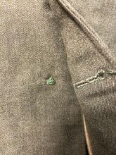 Lade das Bild in den Galerie-Viewer, Original WW2 US Army Class A Dress Jacket - Private Ryan Prop - 39" Long - The Militaria Shop