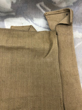 Charger l'image dans la galerie, Original WW2 Dated British Army 37 Pattern Large Pack - Great Condition - The Militaria Shop