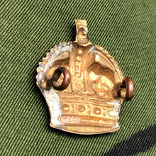 Lade das Bild in den Galerie-Viewer, Original WW1/WW2 British Army Rank Crown - The Militaria Shop