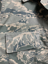 Load image into Gallery viewer, US Air Force Issue Tiger Stripe Camouflage Shirt - 37" Chest - The Militaria Shop