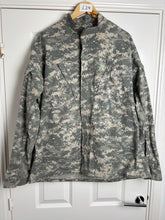 Charger l'image dans la galerie, Surplus US Army ACU Combat Uniform Jacket-Large X Long - The Militaria Shop