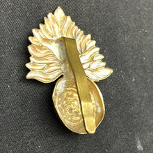 Load image into Gallery viewer, Original WW2 British Army Cap Badge - Royal Fusiliers - The Militaria Shop