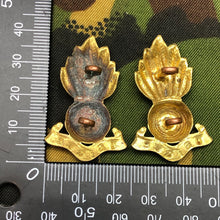 Load image into Gallery viewer, Original WW2 British Army Collar Badges - Royal Artillery - The Militaria Shop