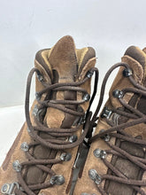 Load image into Gallery viewer, British Army Surplus Brown Leather Combat Boots - ITURRI - Size UK 9 M - The Militaria Shop