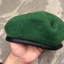 Lade das Bild in den Galerie-Viewer, Genuine British Army Beret - Adjutant General's Corps (AGC) - Size 54 - The Militaria Shop