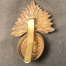 Load image into Gallery viewer, Original WW2 British Army Cap Badge - Royal Fusiliers - The Militaria Shop