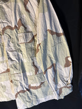 Lade das Bild in den Galerie-Viewer, Gulf War US Army DCU Camouflaged Combat Field Coat/Jacket - Large/Regular - The Militaria Shop